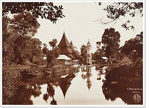 Surau Taloek/Bukittinggi/Sumatera, fotograaf Nieuwenhuis, 1895-1905